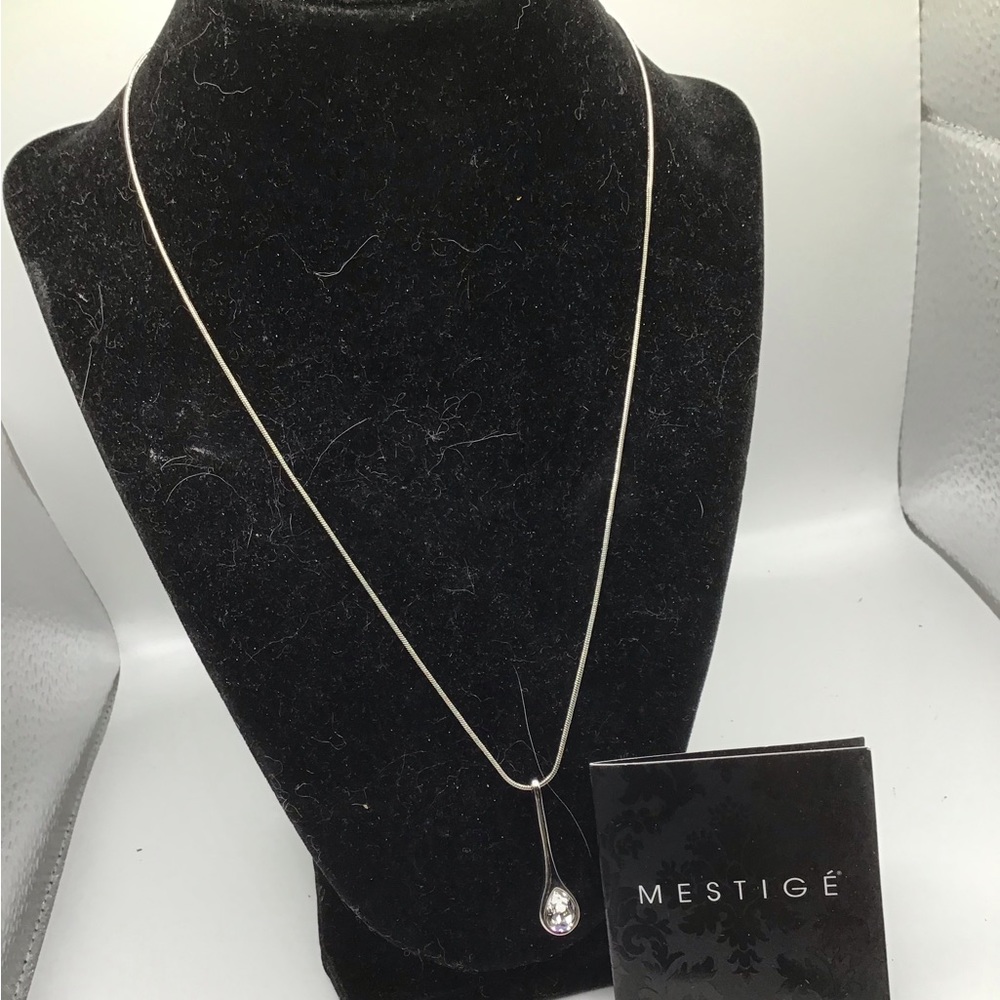 New NWT Stunning Elegant matching faux tear drop Diamond Necklace and earrings